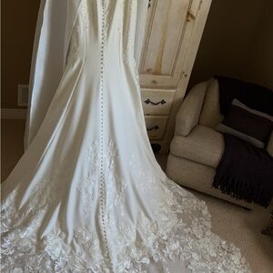 Elegant White Lace Wedding Dress